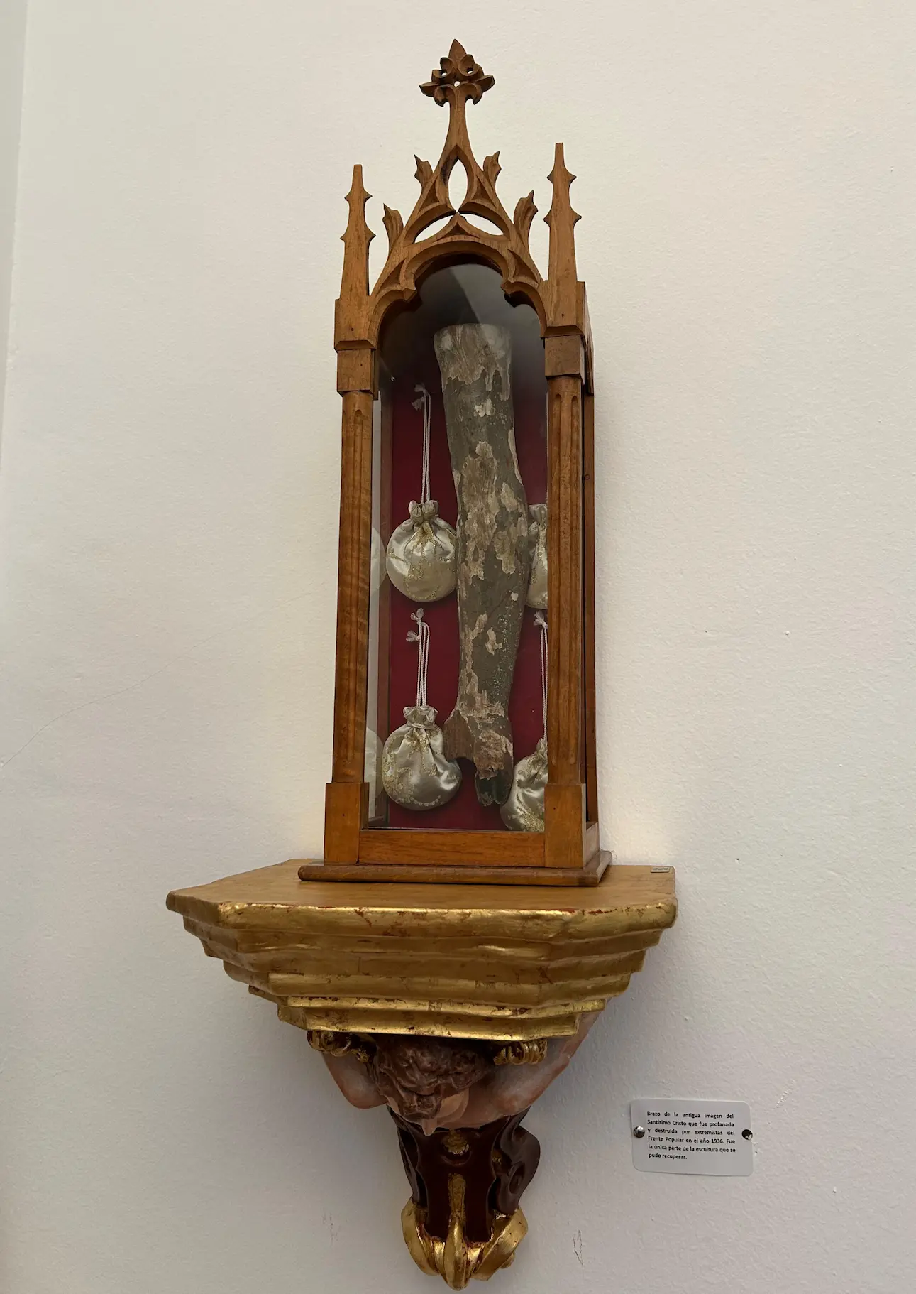 Brazo del Cristo de antes de Guerra